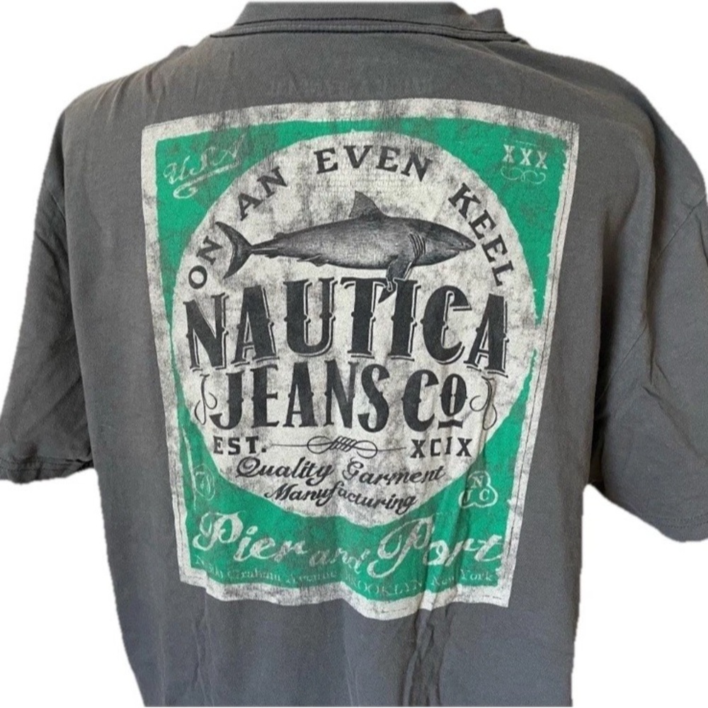Men’s Nautica Jeans Fish Gray V Neck T Shirt size Medium